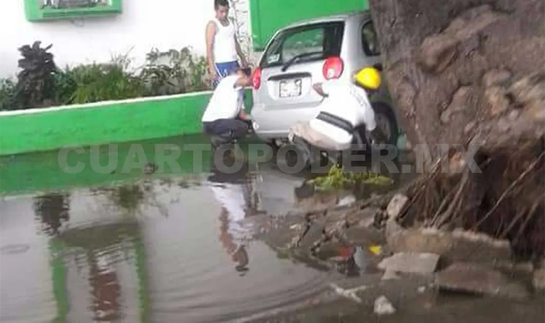 Lluvias dejan daños materiales