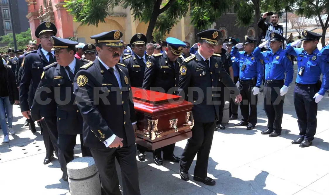 Despiden con honores a policía asesinado