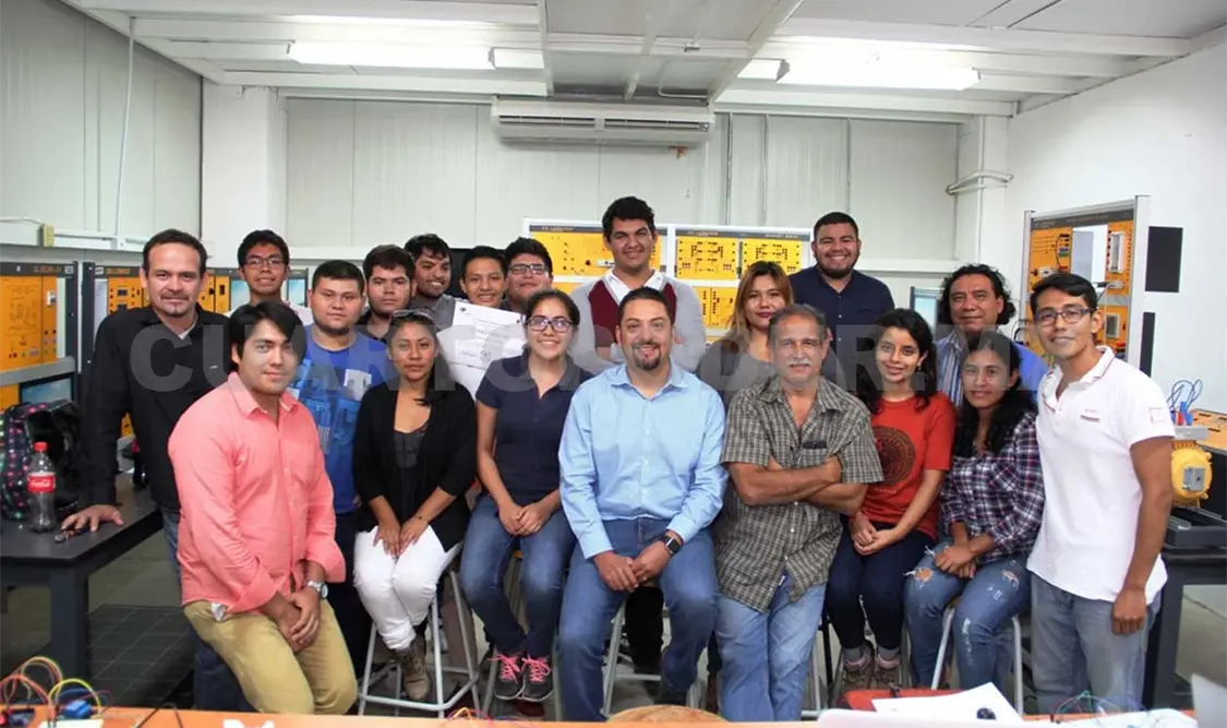 Capacitan a estudiantes en el uso de plataforma