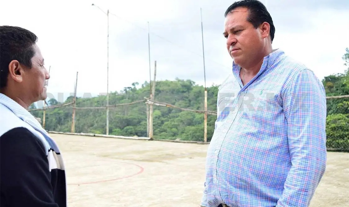 Acusan voracidad de transportistas en obra