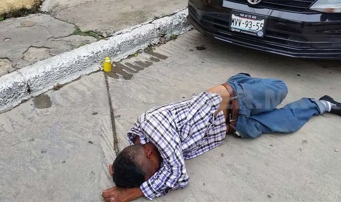 Lo atropellan mientras caminaba drogándose
