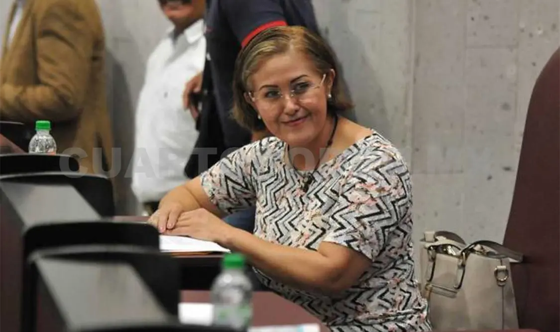 Acusa Eva Cadena a Morena de irregularidades