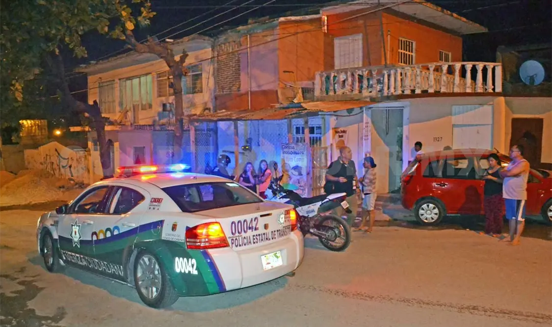 Encuentran a hombre ahorcado en su domicilio