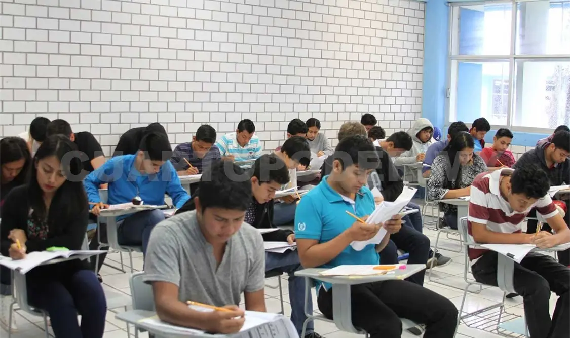 Más de mil jóvenes en busca de un lugar en el ITTG
