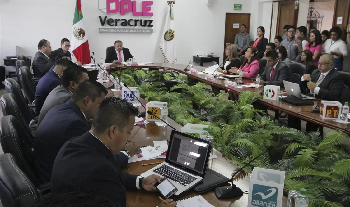 Representantes de partidos reportan incidencias ante OPLE Veracruz