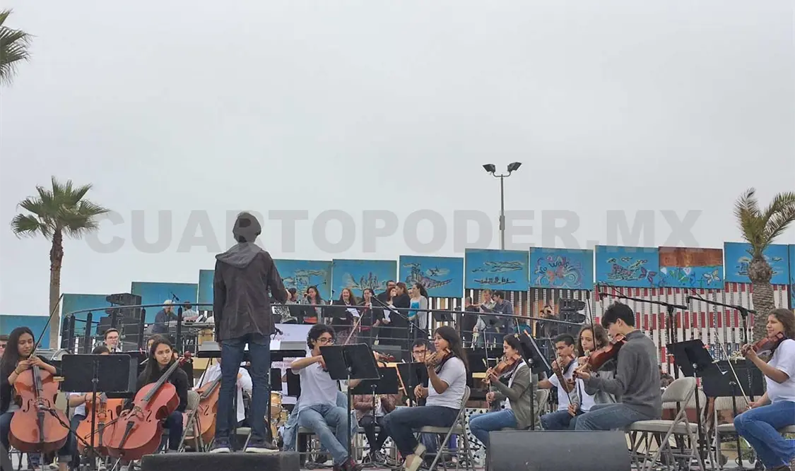 Inicia orquesta concierto “¡Derriben ese muro!”