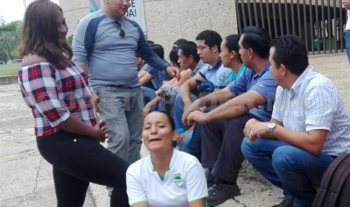 Afectados buscan abordar el tema de pagos pendientes. Harald Flores / CP