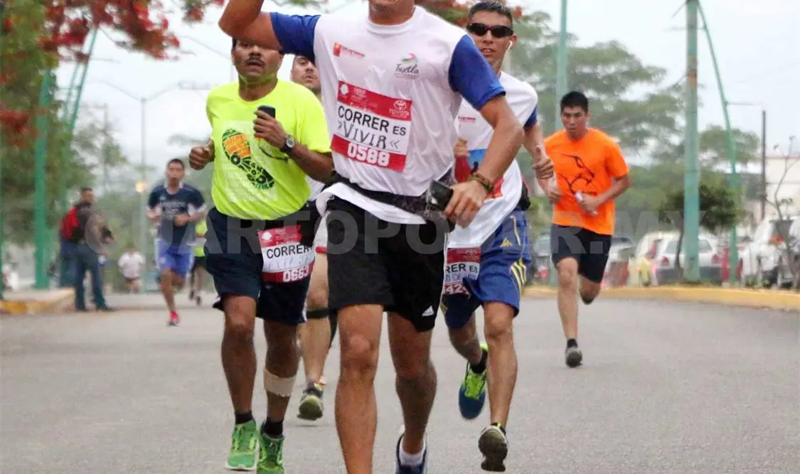 La Carrera Pedestre Running Day Chiapas 2017 se lleva a cabo en su segunda edición y busca además sumarse a dos causas sociales. Guillermo Ramos/CP