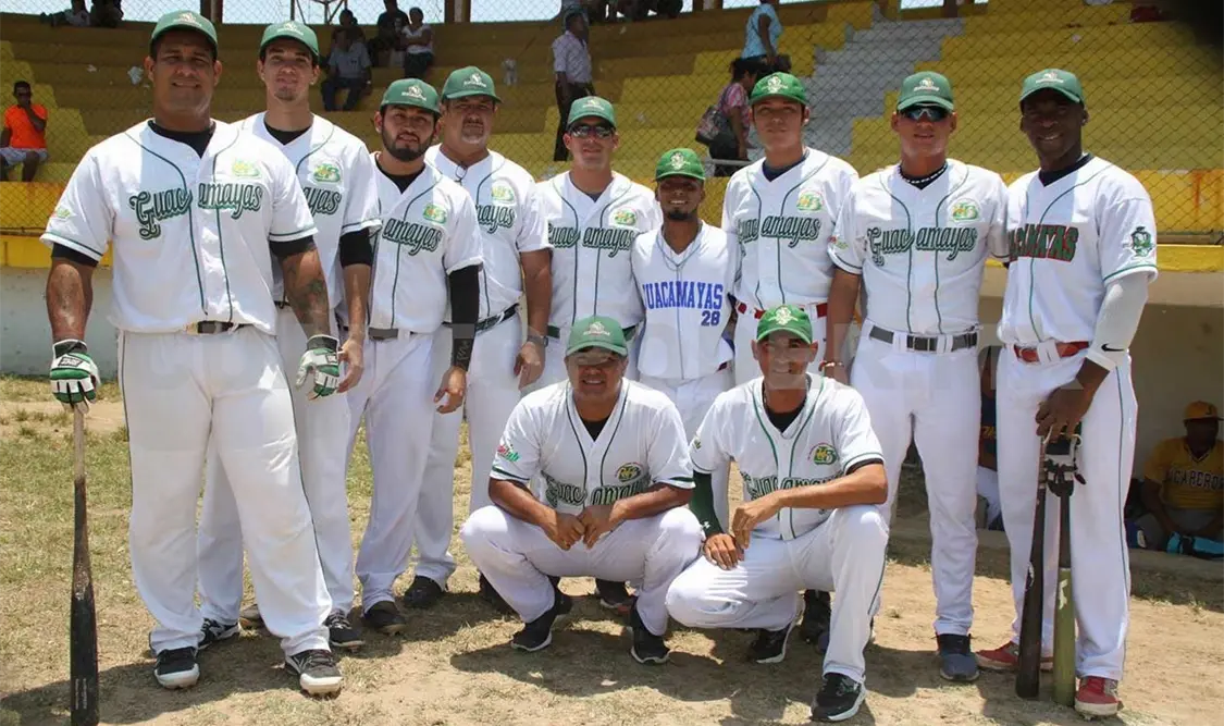 Guacamayas, con lugar en los playoffs