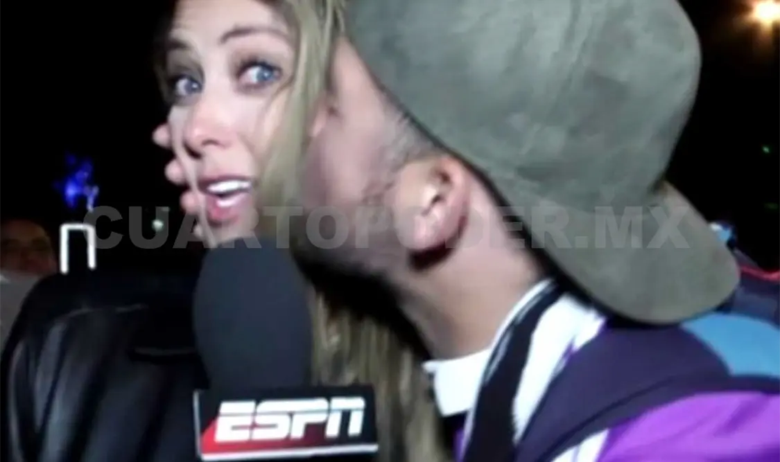 Le dan inesperado beso a Vanessa