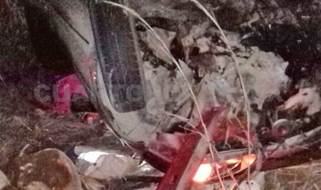 Volcadura deja un muerto y cuatro heridos