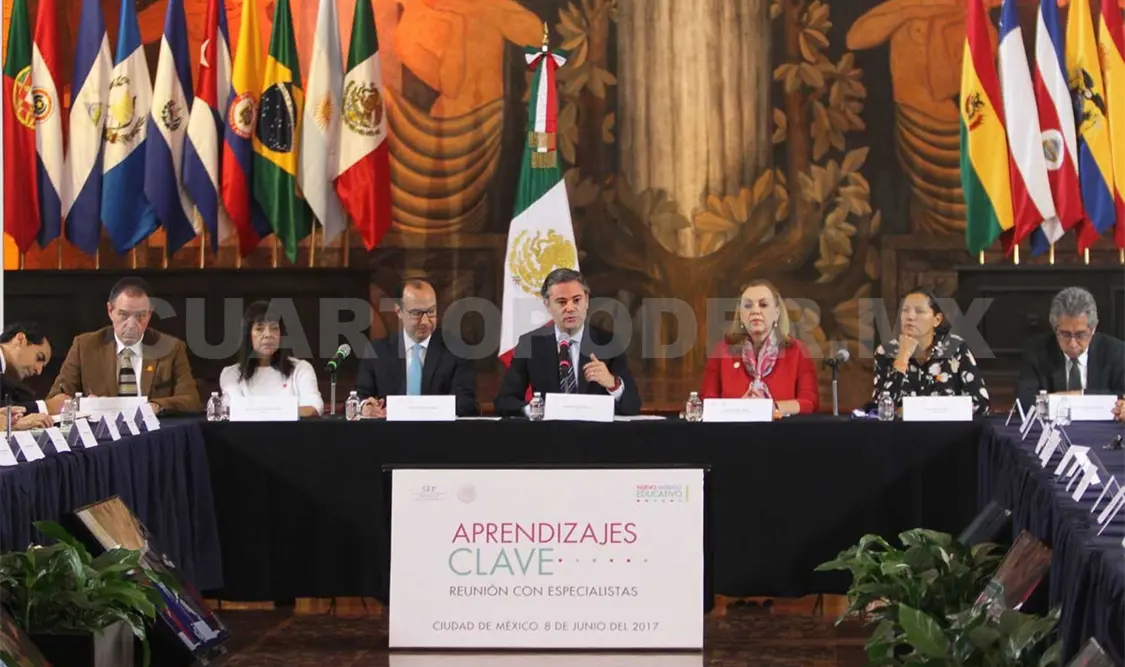 Analizan avances del Nuevo Modelo Educativo
