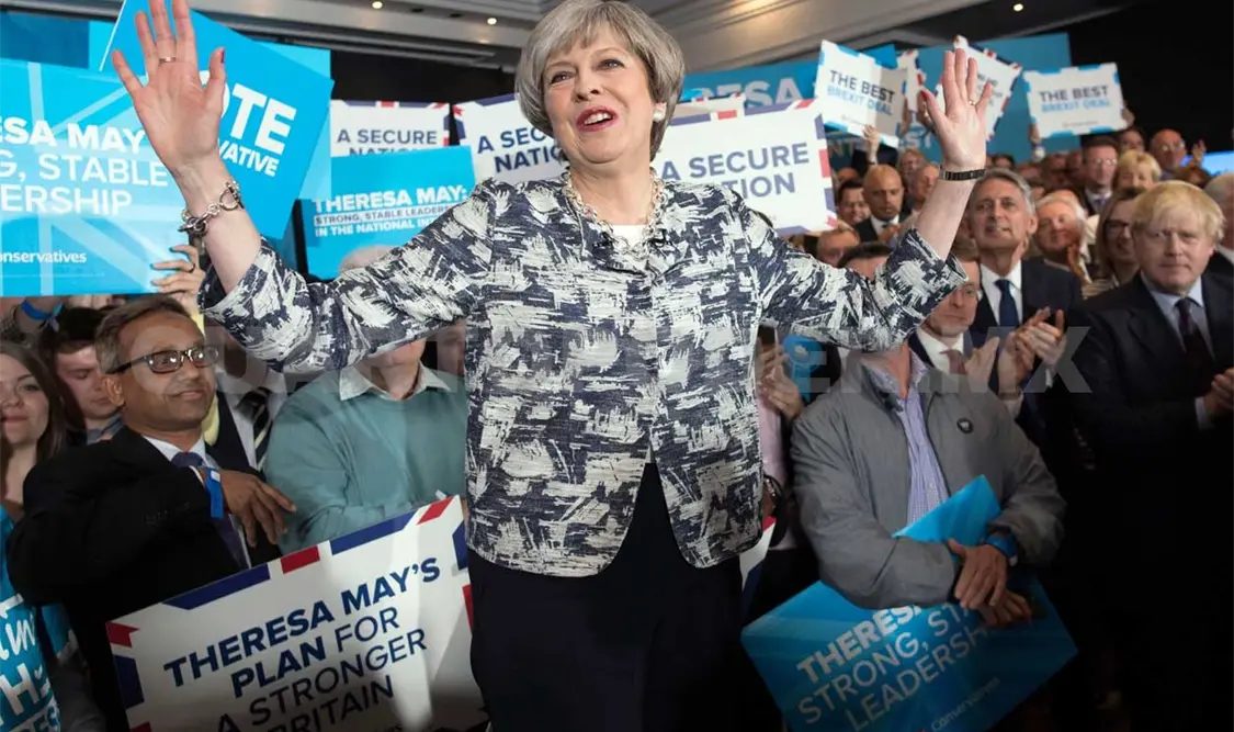 Theresa May pierde la mayoría absoluta