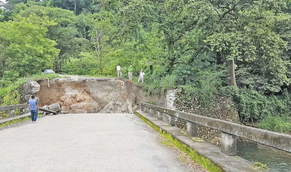 Ante colapso de puente, habilitan vías alternas