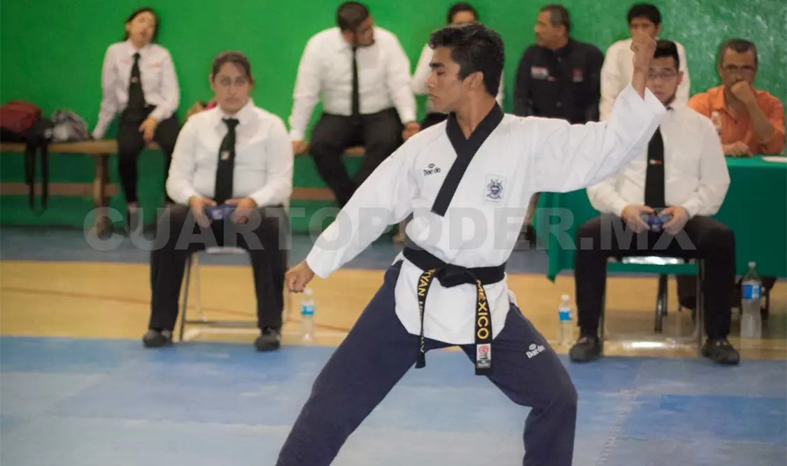 Oro en poomsae freestyle