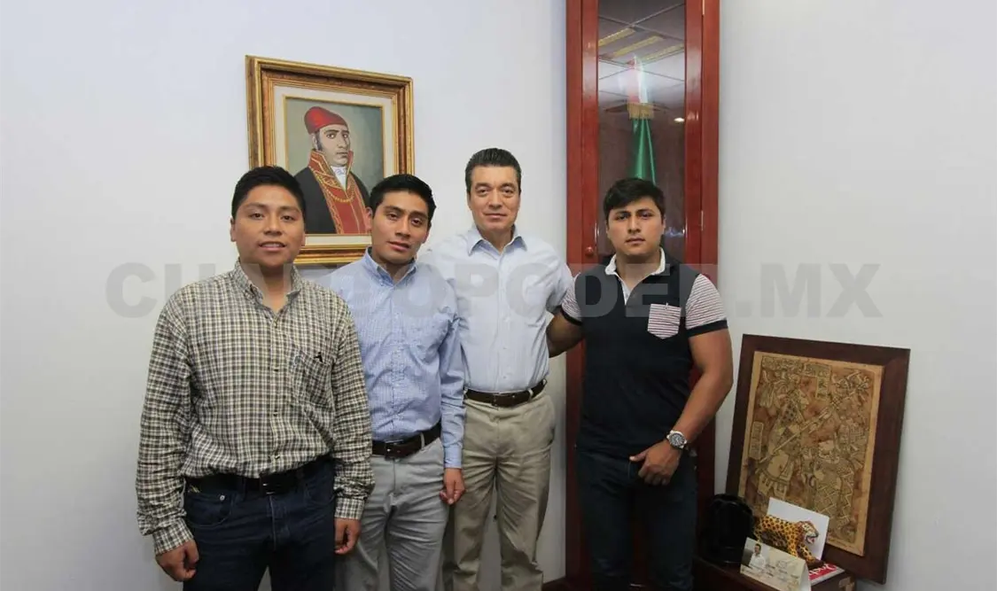 Recibe Escandón a estudiantes de Derecho