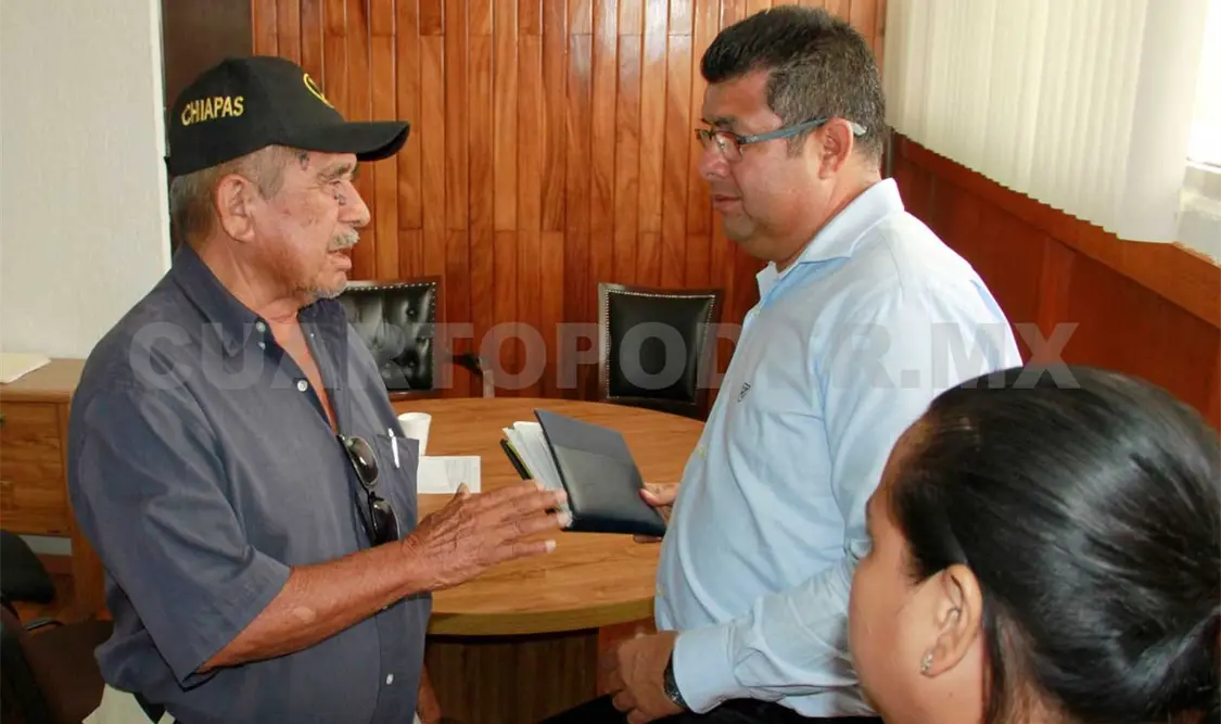 Concluye plantón extrabajador del Ayuntamiento