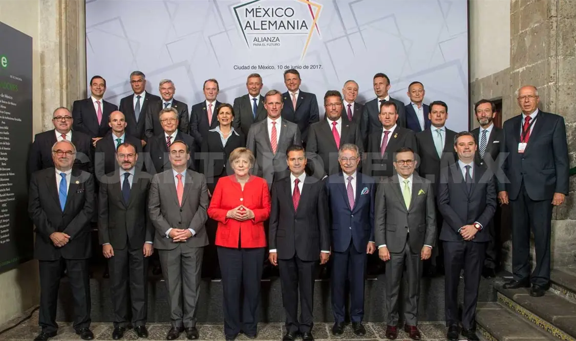 El presidente Peña Nieto y la canciller Merkel posaron para la fotografía durante el evento “Alemania y México: socios en el camino hacia la industria 4.0 y la Formación Dual 4.0”.