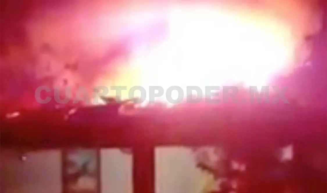 El incendio ocurrió en los primeros minutos de la madrugada del sábado, afortunadamente no hubo víctimas que lamentar. Dagoberto Zambrano / CP