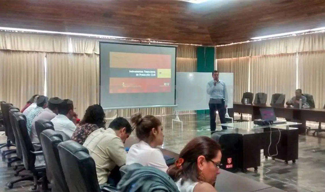 Presentan ponencia magistral en Administración de Riesgos