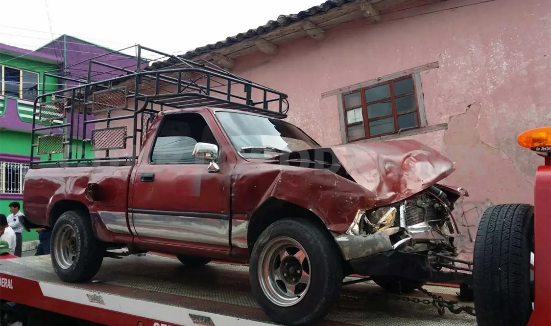 En accidente, menor queda lesionada