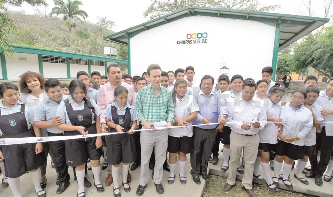 Inaugura MVC obras de infraestructura educativa