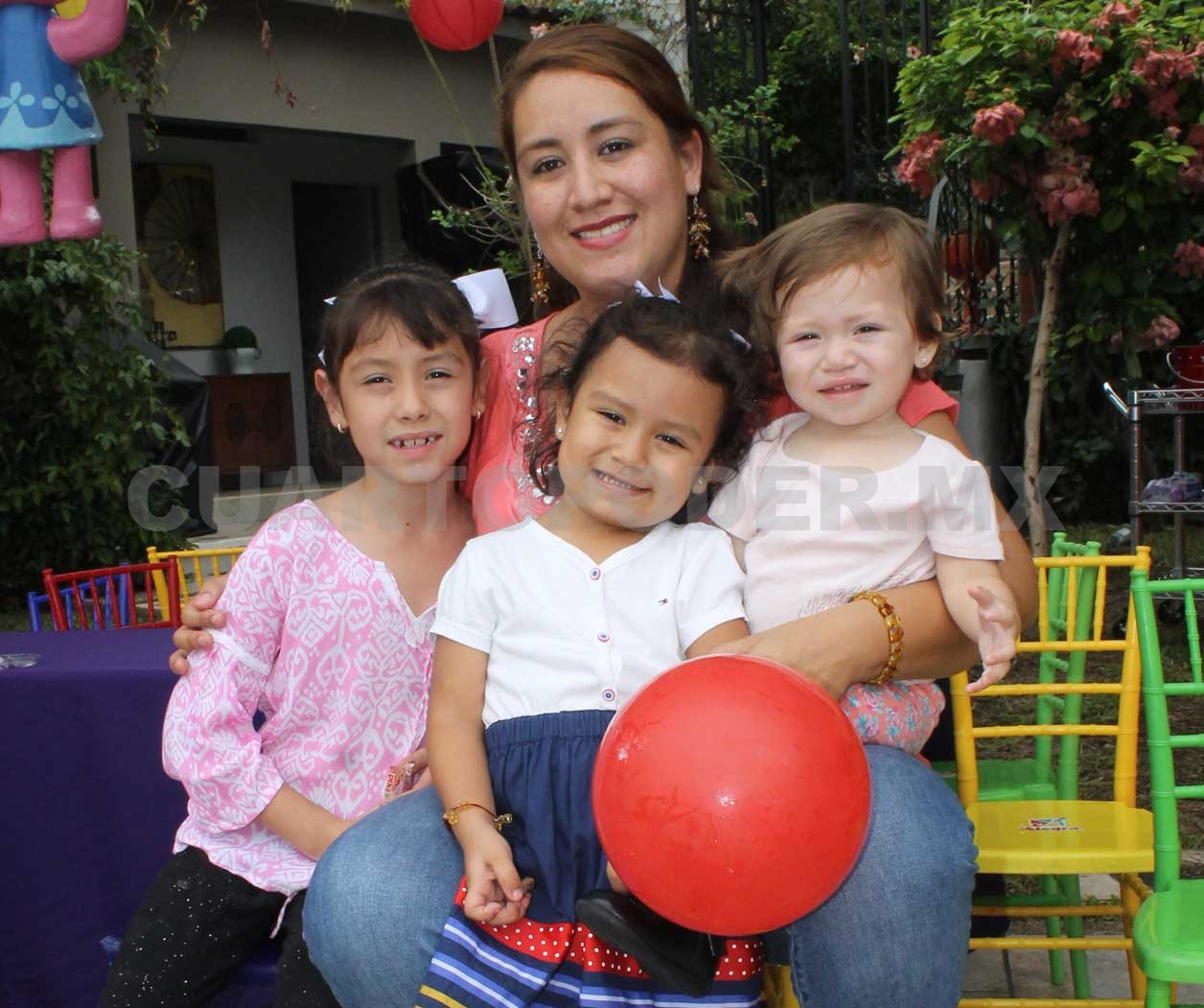 Divertida albercada para María Julia