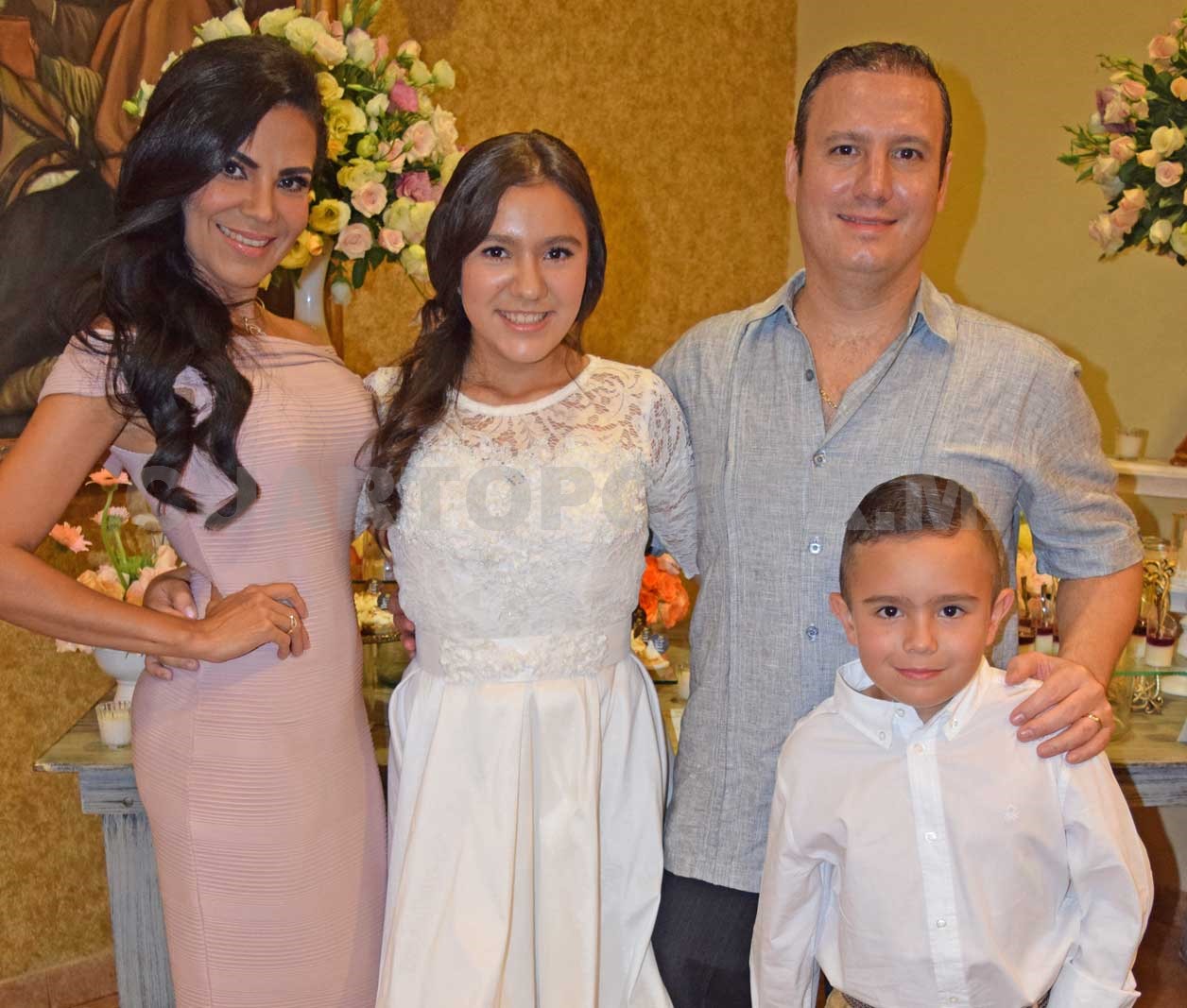 Mara recibió la primera comunión