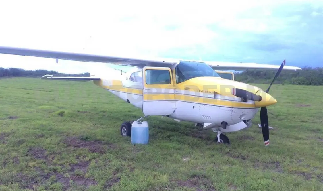 Aseguran avioneta y 95 kilos de cocaína