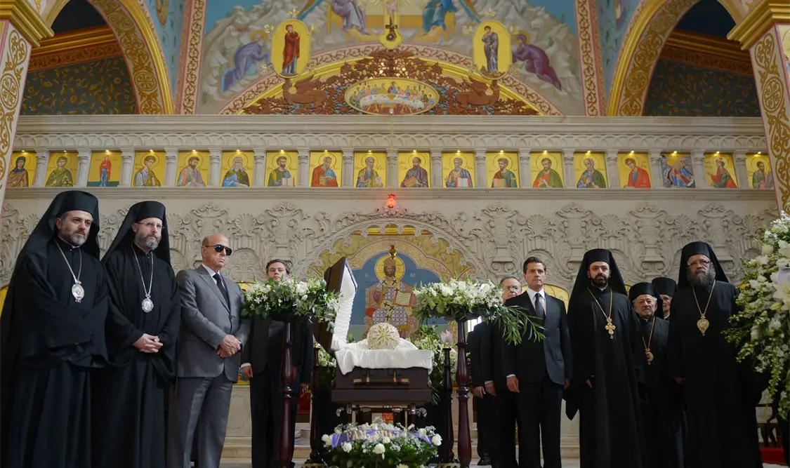 EPN realiza guardia de honor en funeral del arzobispo Chedraoui
