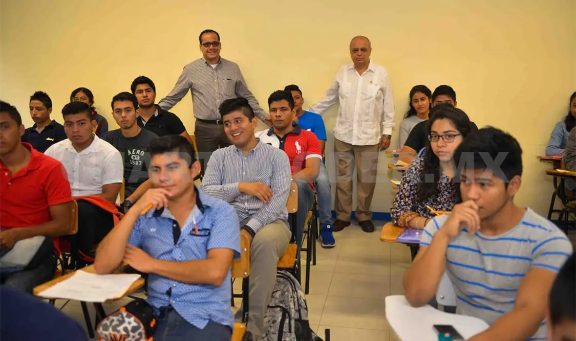 Crece oferta académica de la Unach en el estado