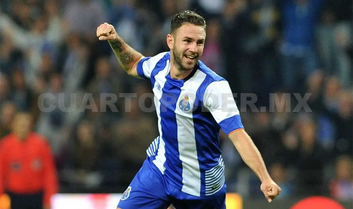 Futuro de Miguel Layún con Porto sigue en el aire