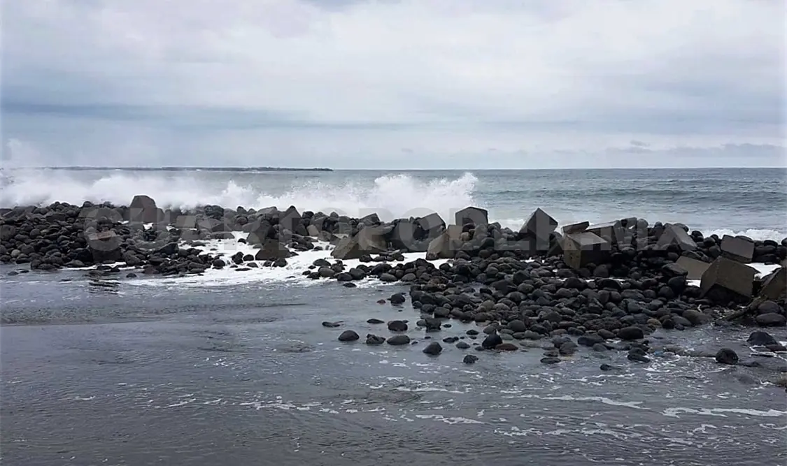 Fuertes oleajes por mar de fondo