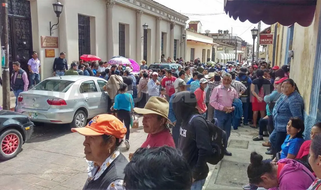 Reclaman altos cobros y mal servicio en Comitán, Tuxtla y SCLC