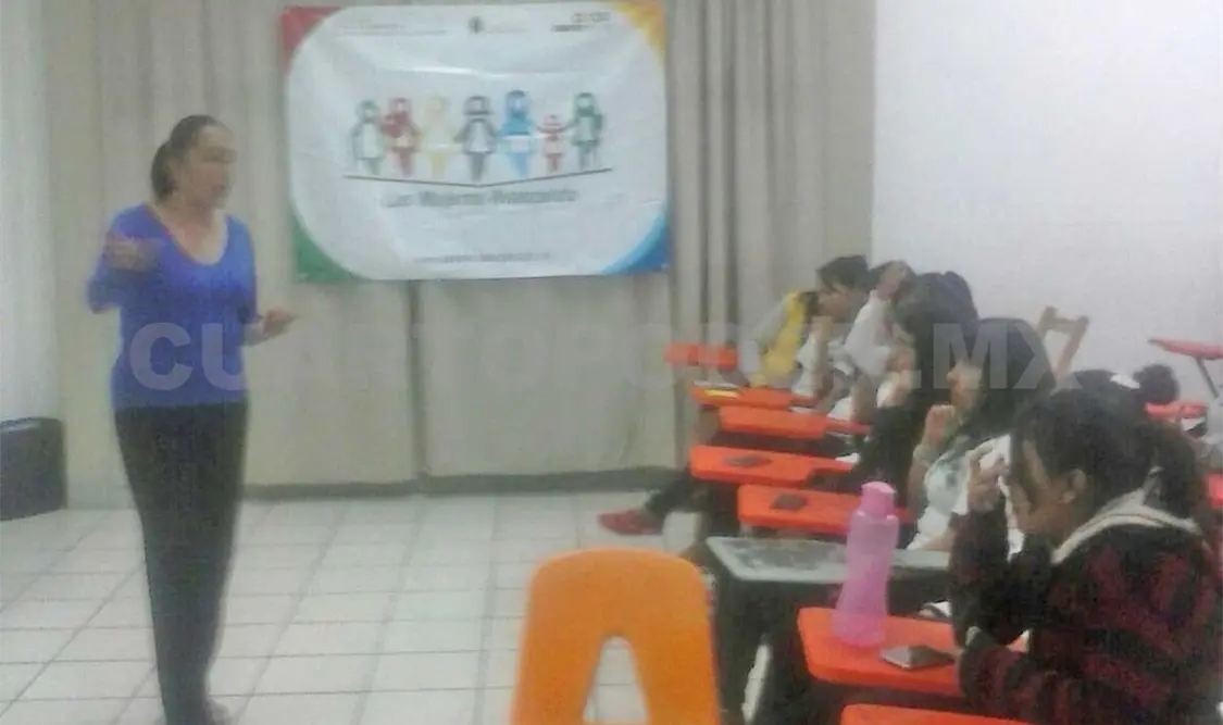 Capacitan a alumnado sobre derechos sexuales