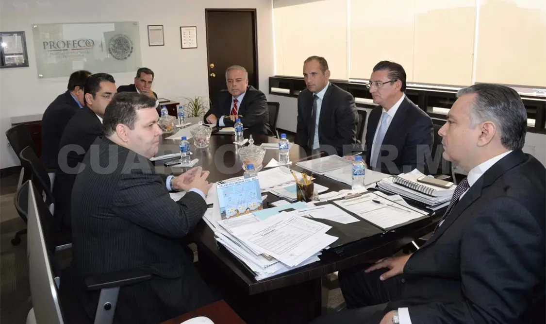 Gasolineros acuerdan mejorar servicio