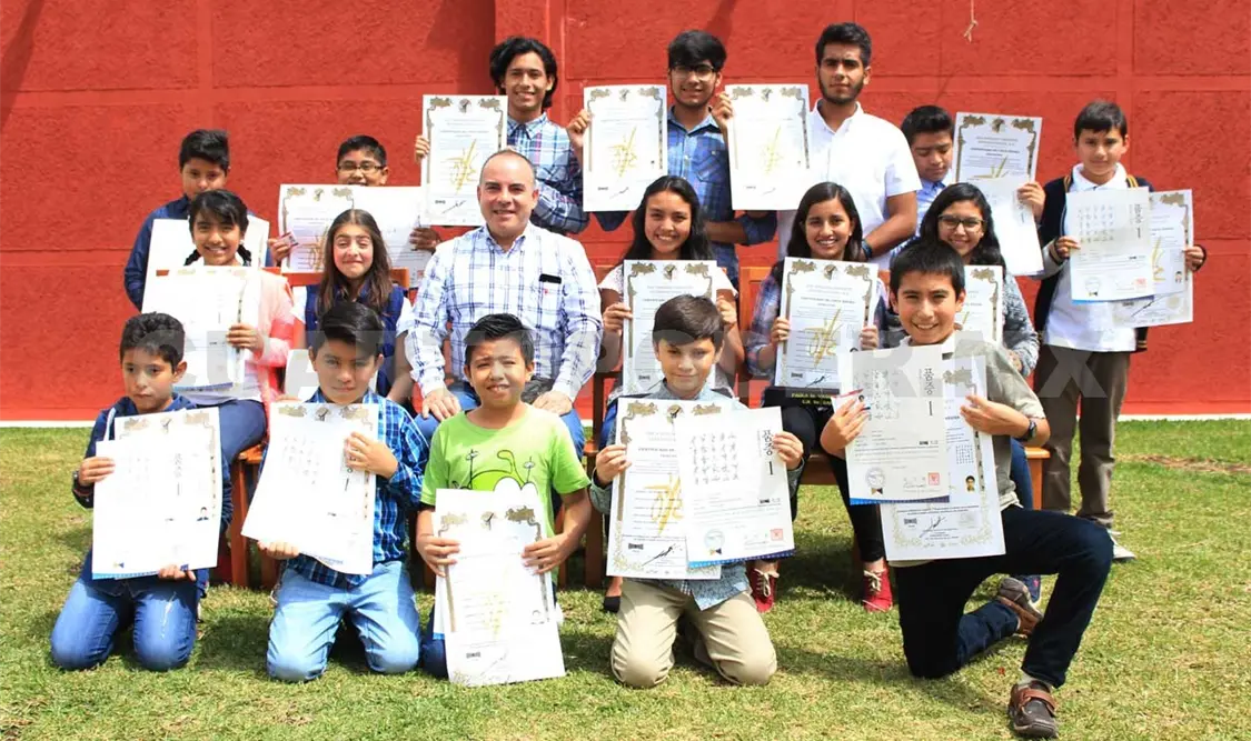 Eagles certifica a cintas negras