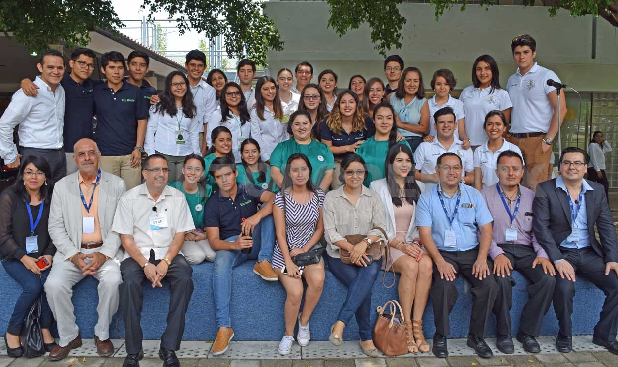 Alumnos realizan Feria Empresarial 2017