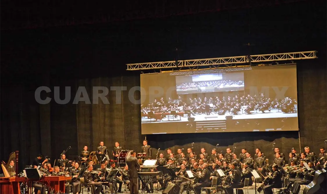 Sinfónica, coro y mariachi deleitan a chiapanecos