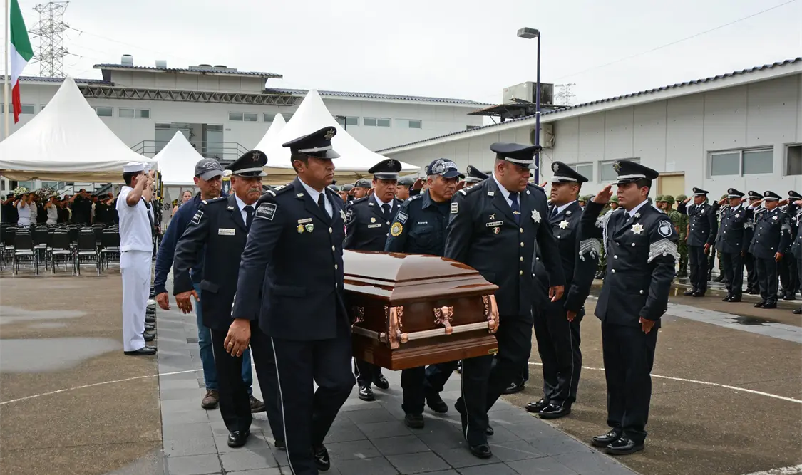 Realizan homenaje de cuerpo presente a mando de PF en Veracruz