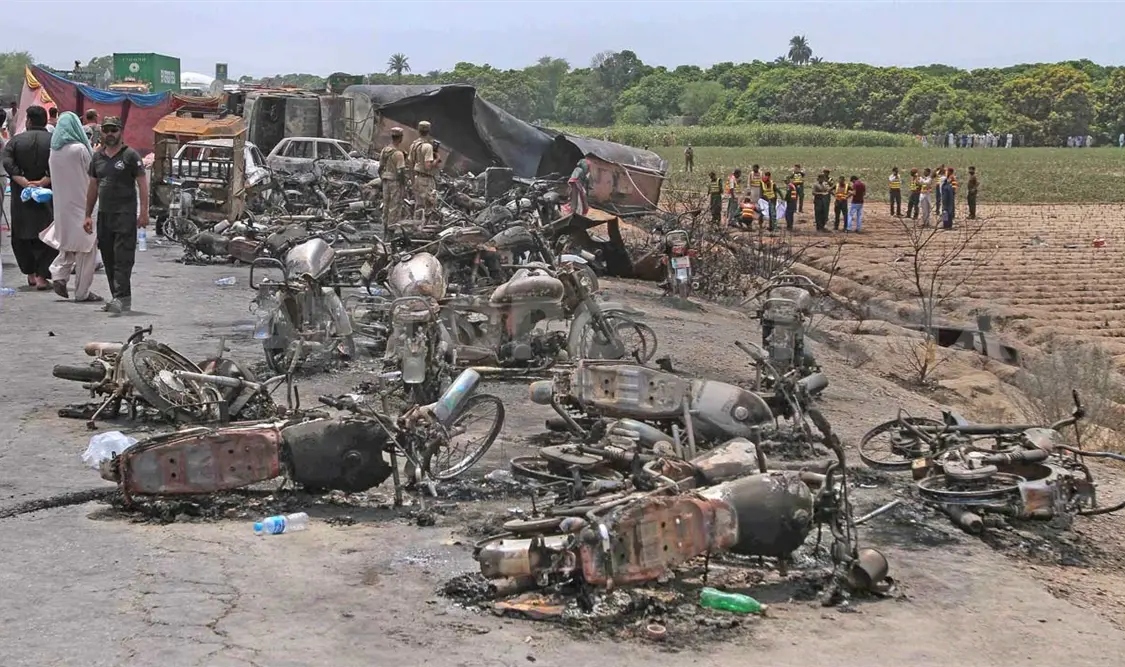 Explosión de camión deja 149 muertos y 117 heridos, reportan