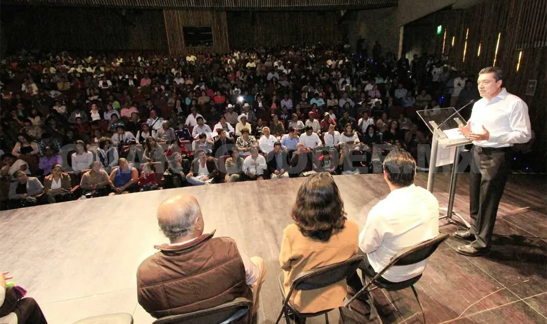 Participa Rutilio en ponencia sobre violencia intrafamiliar