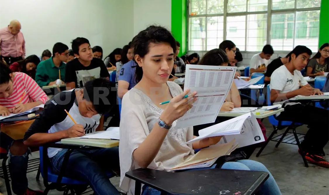 Aplican examen de admisión a nuevo ciclo escolar