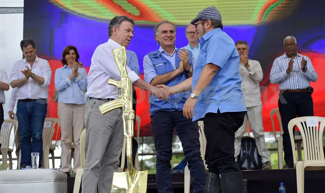 Culmina entrega de armas de las FARC
