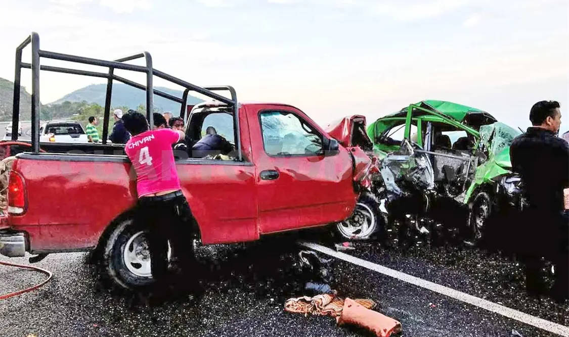 Un muerto y tres heridos en carretera de peaje