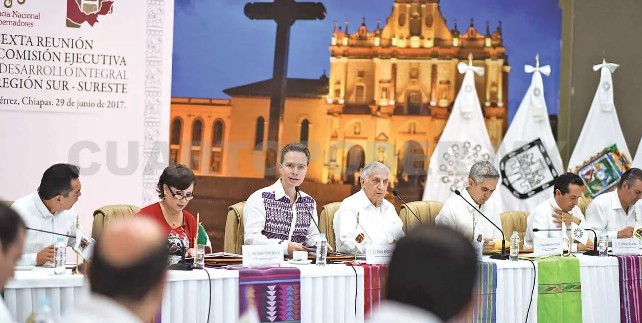 Gobernadores analizan el desarrollo nacional