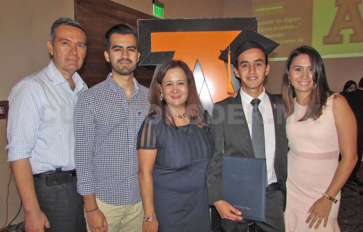 Instituto Andes realiza entrega de reconocimientos