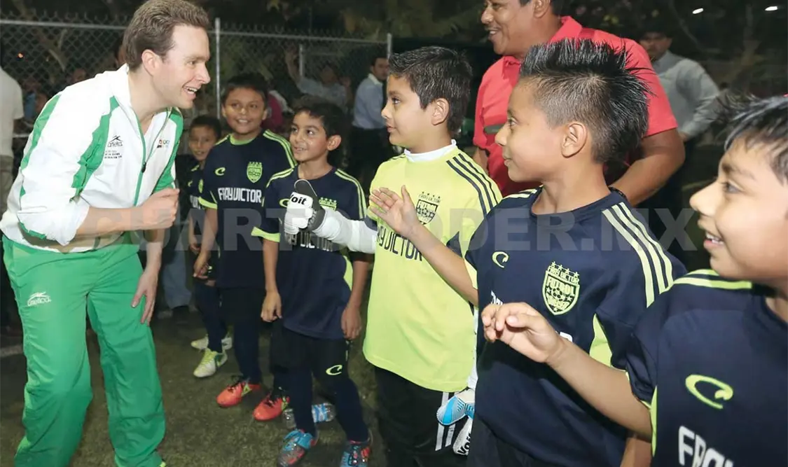 El gobernador de Chiapas, Manuel Velasco Coello, pidió apostarle al deporte. CP