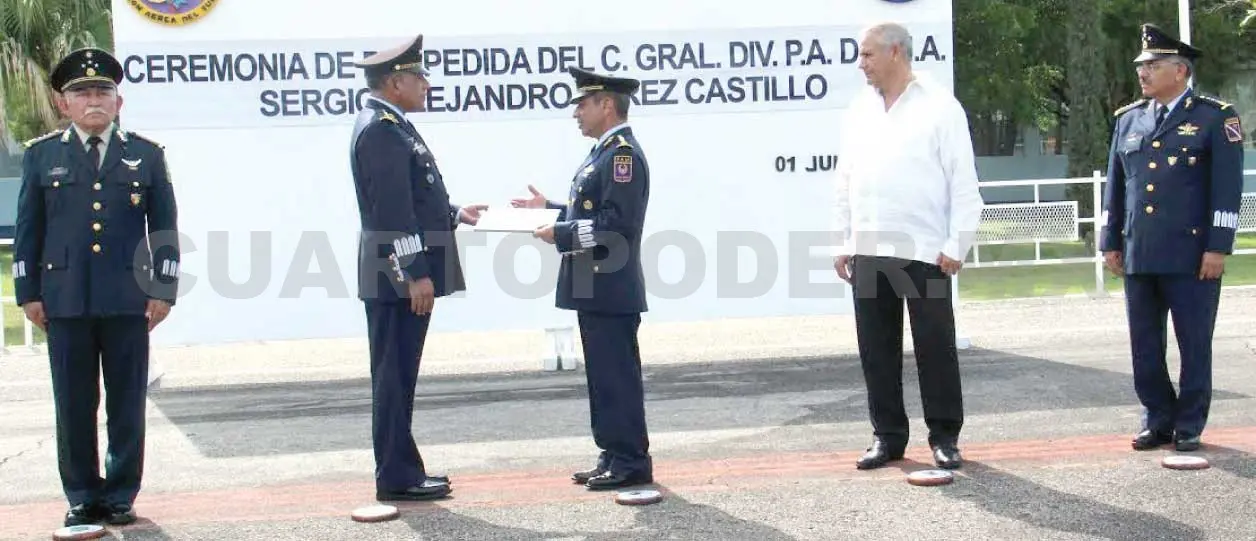 Asume cargo Comandante de la Fuerza Aérea
