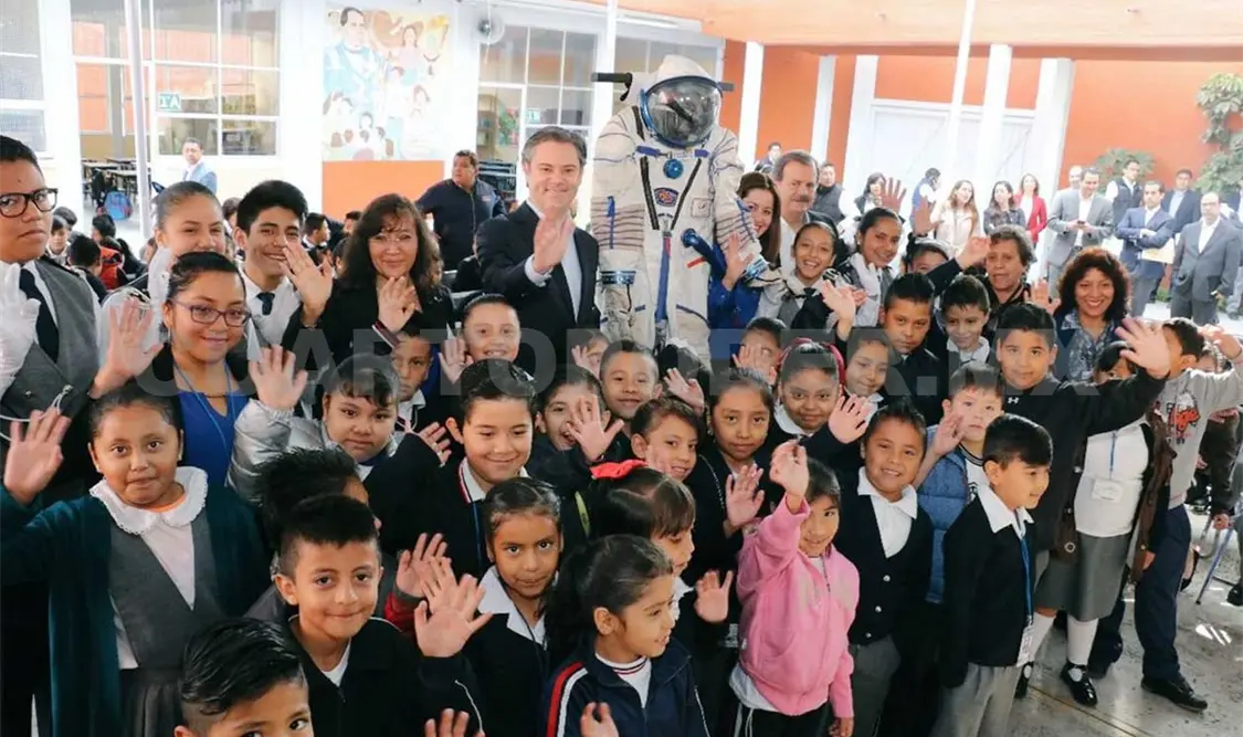 Nadie debe condicionar la educación